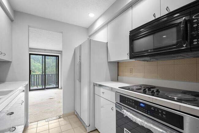 Building Photo - 214 Wedgewood Rd