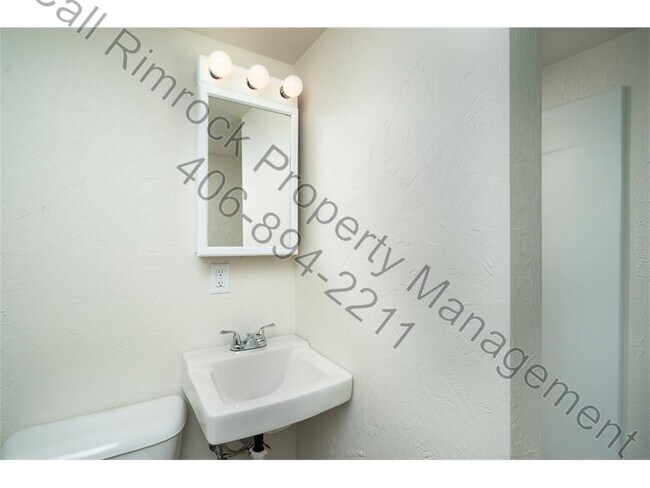 Building Photo - 3329 Poly Dr