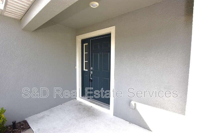 Building Photo - 372 Cascara Ln