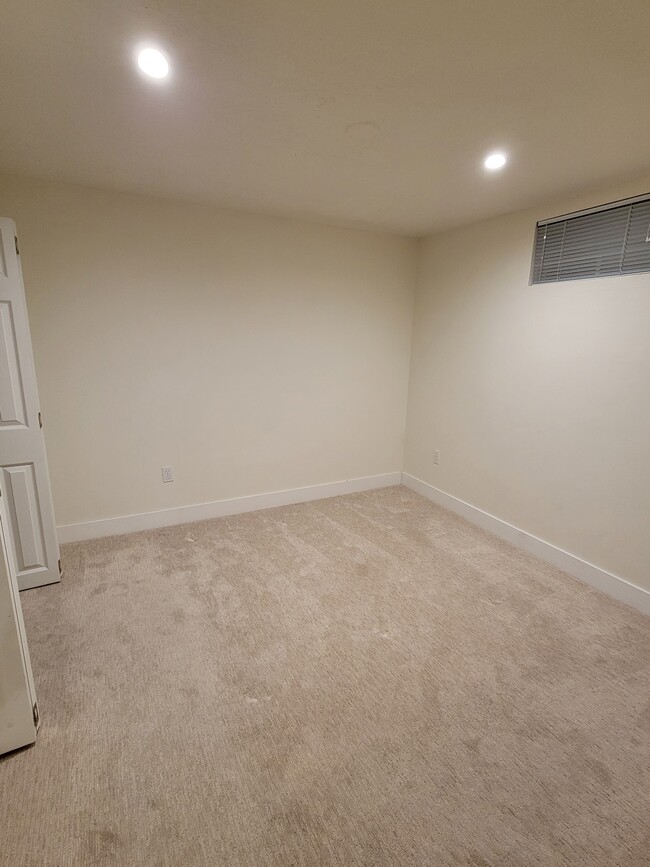 Master Bedroom (empty) - 256 E 800 N