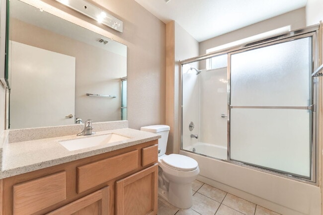 Building Photo - Sun City Summerlin 2 bedroom and 2 bathroom in a  55 and older Neighborhood