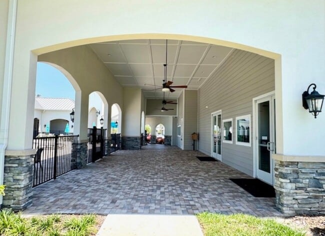 Building Photo - Isles of Lake Nona!! 3 Bedroom 2.5 Bathroo...