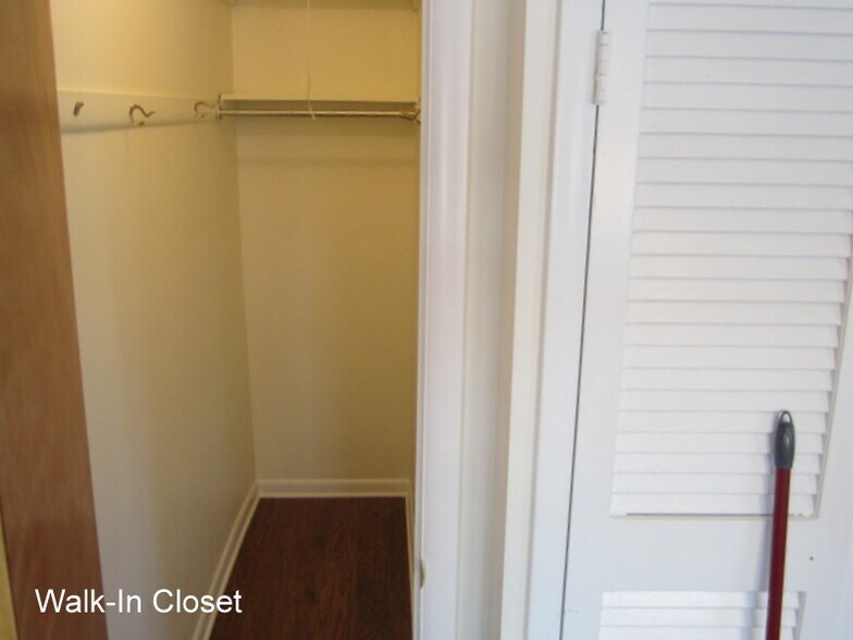 Building Photo - 1229 Drexel Ave