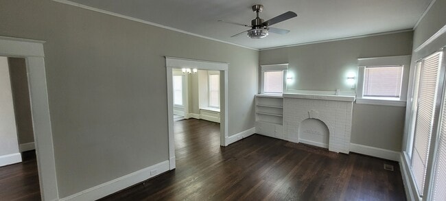 Building Photo - 809 E Lexington Ave