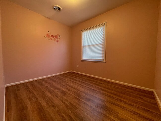 Building Photo - Updated Rancher on an Acre!
