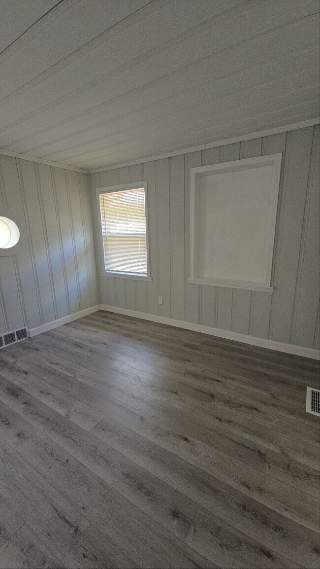 Building Photo - Affordable Comfort in a Great Location — 3BR/1BA Home Coming Soon!