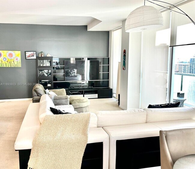 Building Photo - 253 NE 2nd St