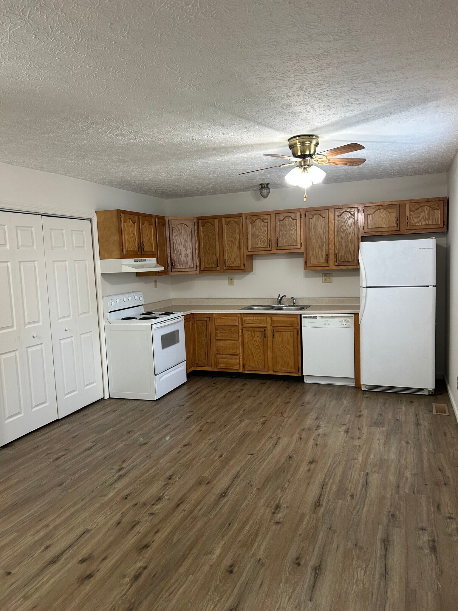 Building Photo - 132 Burkhardt Way