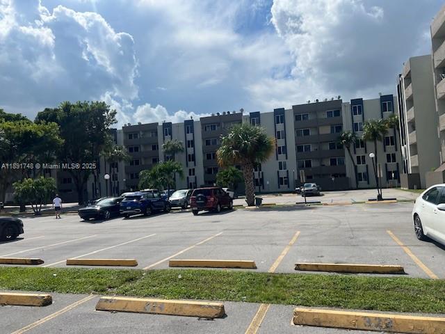 Building Photo - 10000 NW 80th Ct