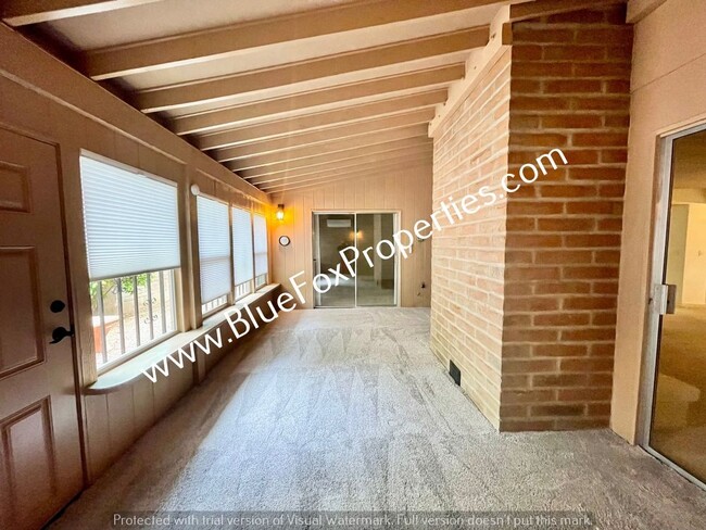 Building Photo - 7876 N Sendero Tres