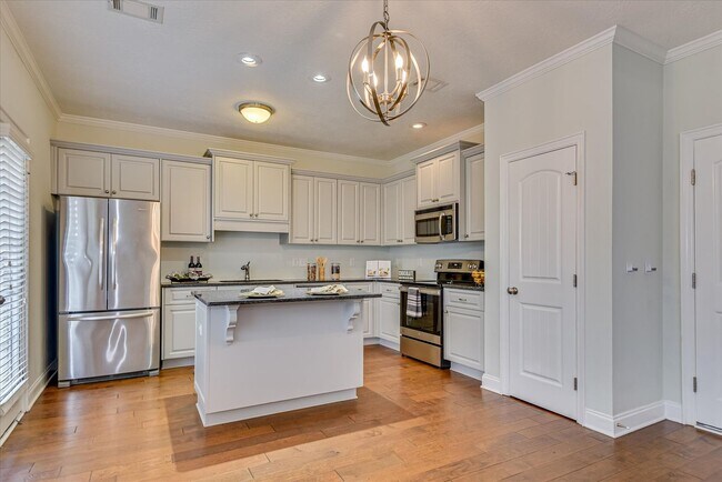 Building Photo - 5564 Connor Dr