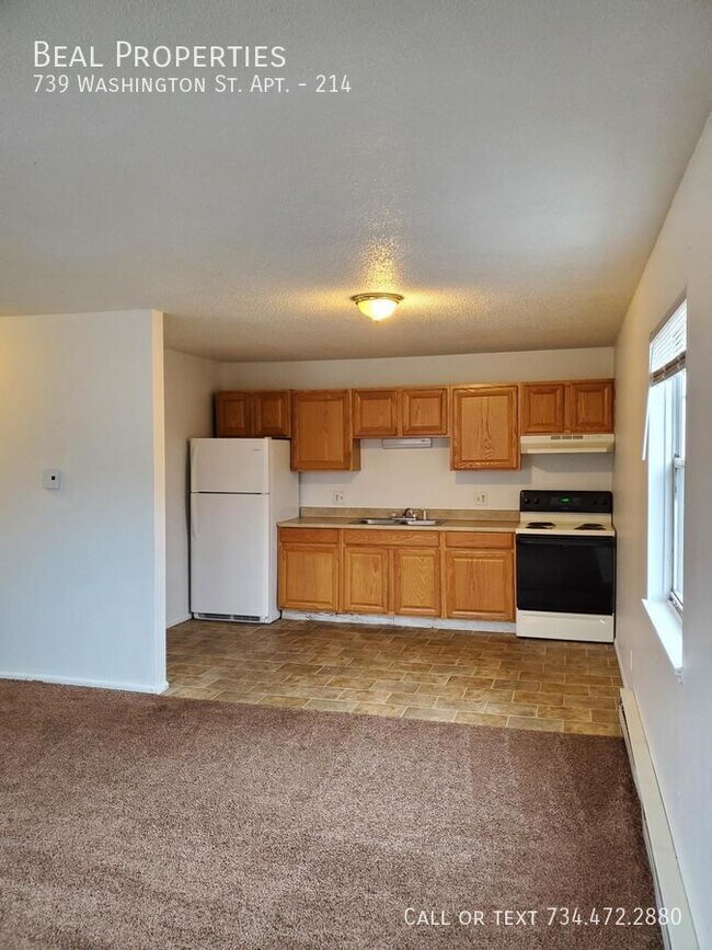 Building Photo - 739 Washington St