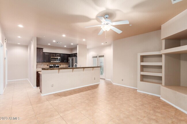 Building Photo - 16734 E La Montana Dr