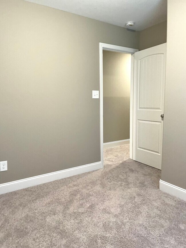 Building Photo - Beautiful New Build iN Fountain City