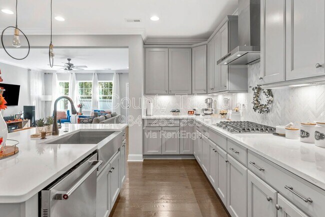 Building Photo - 504 Flip Trail