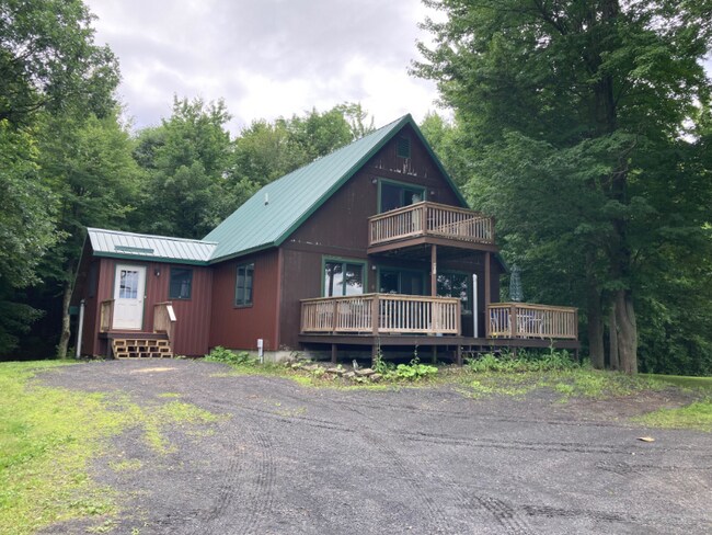 Primary Photo - 401 Quarry Rd