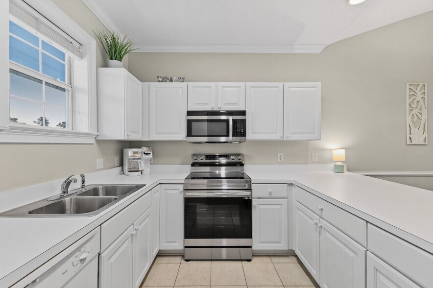 Building Photo - 4627 Wild Iris Dr
