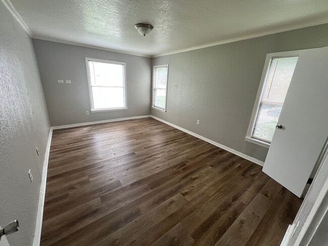 Building Photo - 3416 Brook Cir