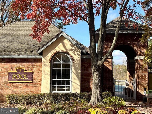 Building Photo - 309 Trinity Ct