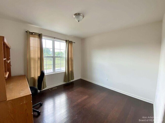 Building Photo - 4430 Montith Dr