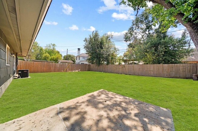 Building Photo - 5210 Balkin St