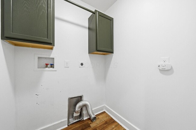 Building Photo - 433 St Clair Ave