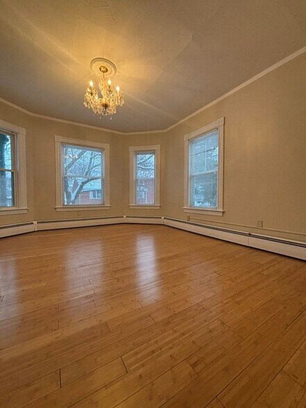 Building Photo - 100 Ashland St