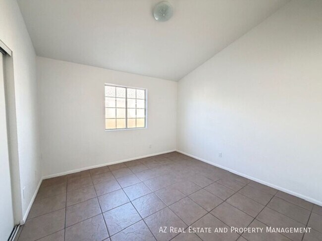 Building Photo - 5960 W Oregon Ave