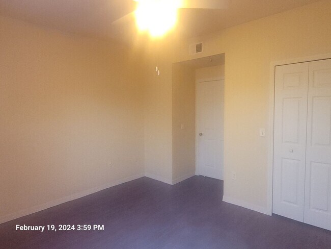 Building Photo - Spectacular 1BR/1BA Condo in the heart of ...