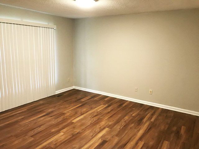 Building Photo - Walter Townhomes