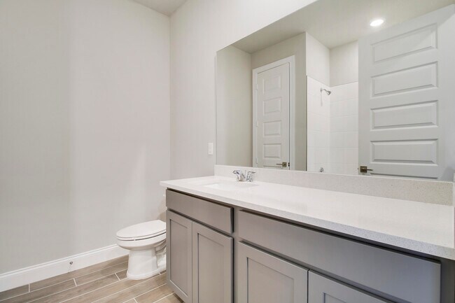 Building Photo - 8990 Dahlia Cir