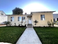 Building Photo - Charm, Character & Incredible Indoor-Outdoor Living in Prime Long Beach - 3 Bedrooms $3995/mo