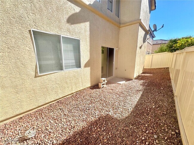 Building Photo - 8174 Amphora St
