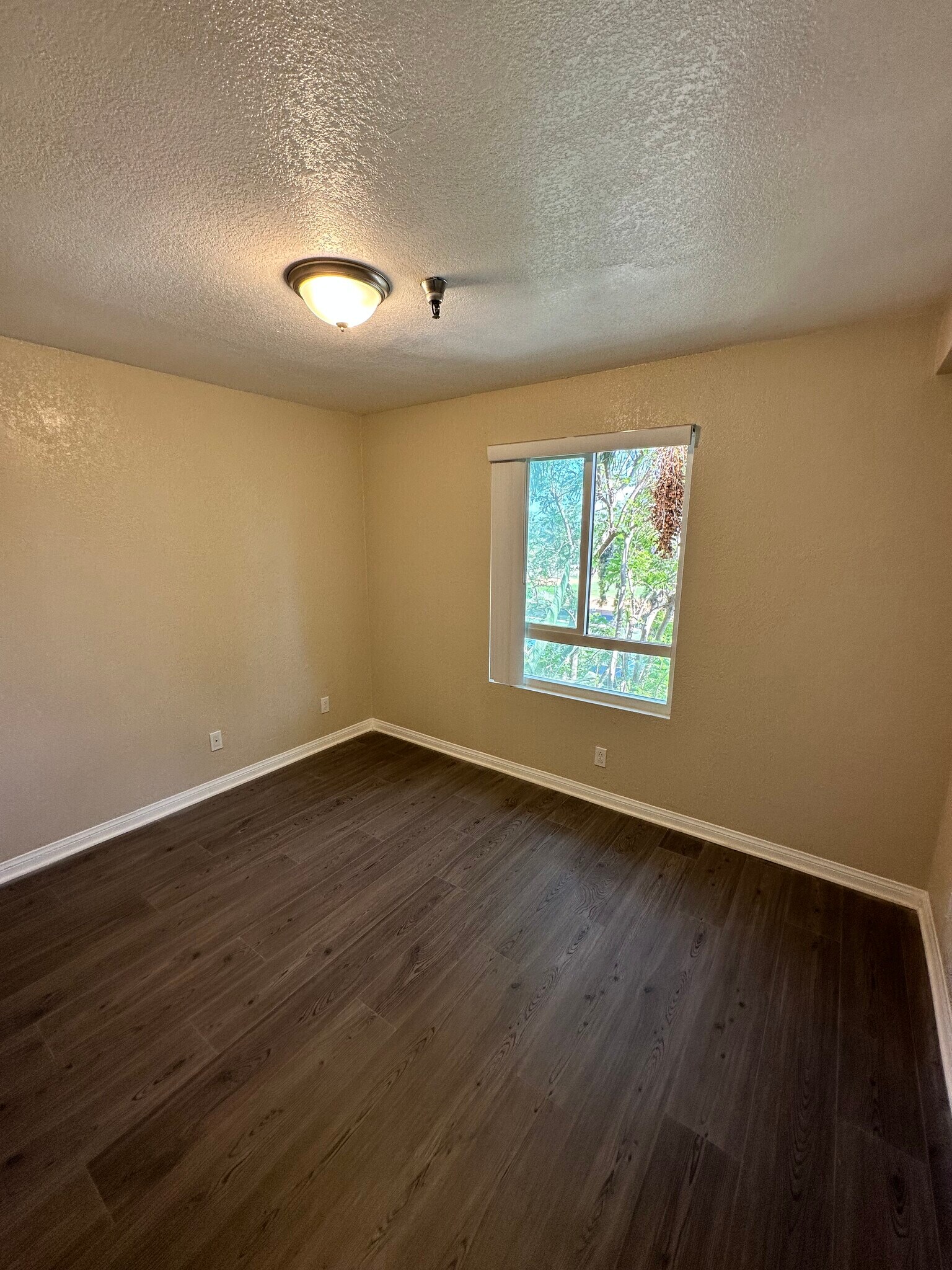 Building Photo - 5252 Orange Ave, #103