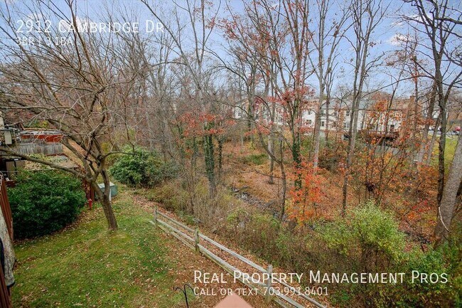 Building Photo - 2912 Cambridge Dr