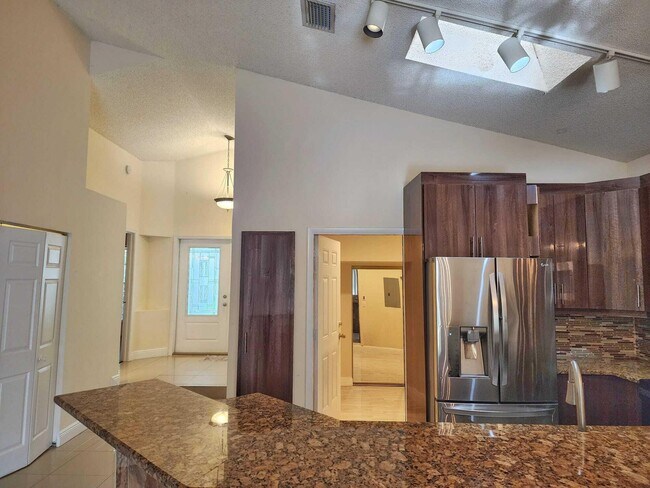 Building Photo - 7705 Forest Green Ln