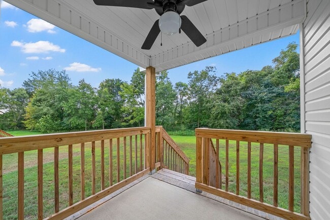 Building Photo - Pet Friendly Three Bedroom!