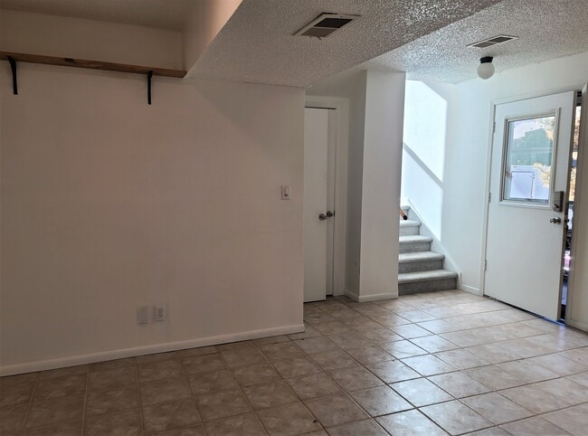 Building Photo - 5300 E Cherry Creek S Dr