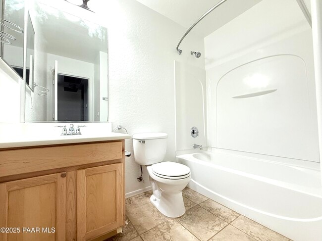 Building Photo - 1496 Stratford Pl