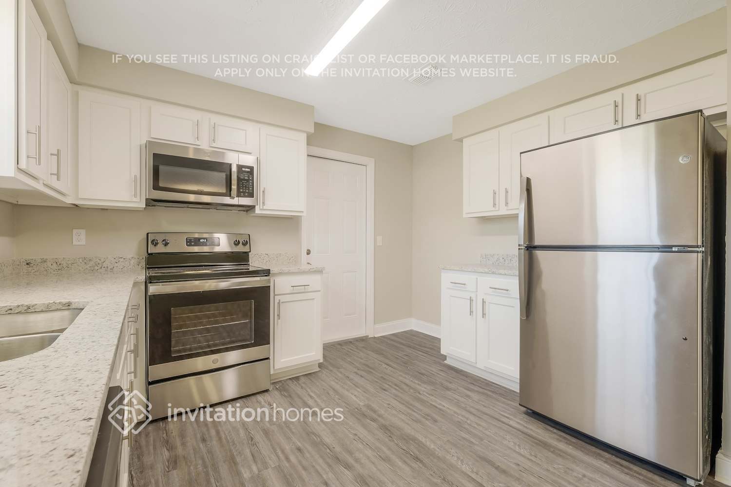 Building Photo - 3537 Fortuna Dr