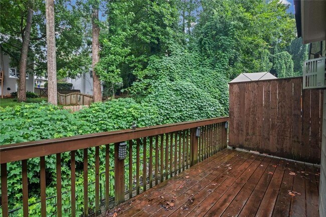 Building Photo - 2779 White Oak Ln