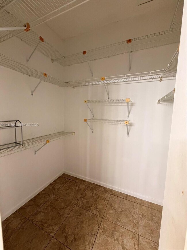 Building Photo - 7460 La Paz Blvd