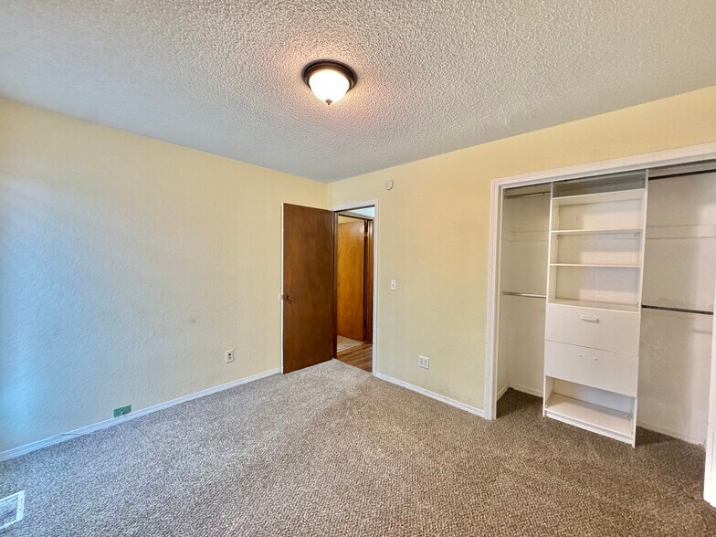 Building Photo - 1416 SW 96th St