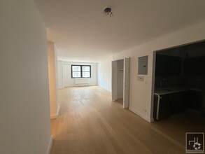 Building Photo - East 39th Street