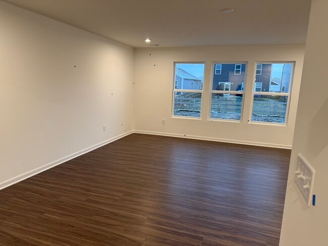 Building Photo - 3372 Dewdrop Way