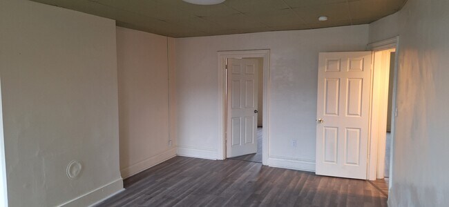 Building Photo - 509 S Main St