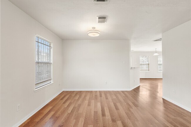 Building Photo - 3111 Holly Ranch Dr