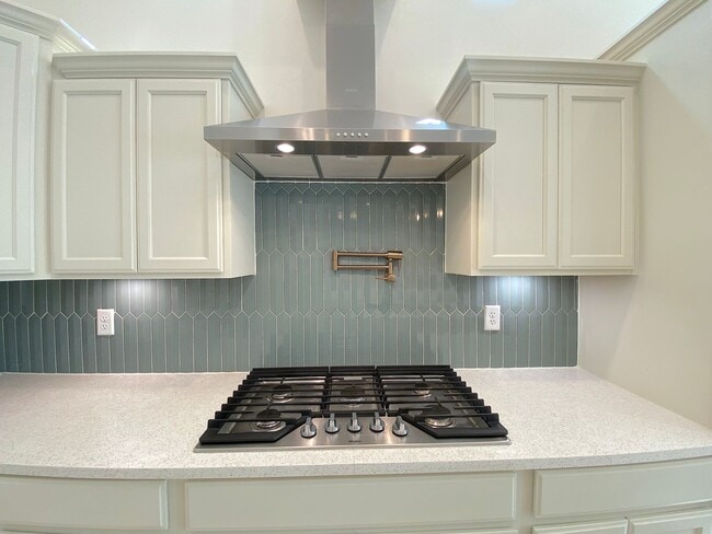 Building Photo - East El Paso 4 bed/ 2.5 Bath Refrig A/C