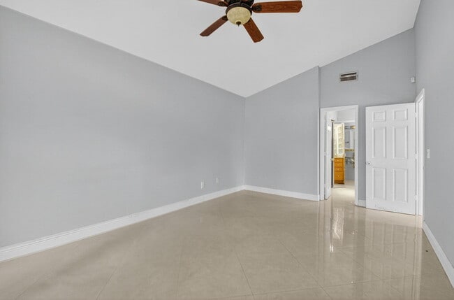 Building Photo - 7576 Sierra Terrace E