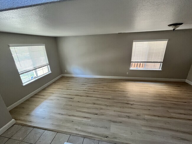 Building Photo - 1134 Kestrel Dr